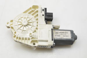 Hinterer Seitentür-Fensterhebermotor - 4F0959801C