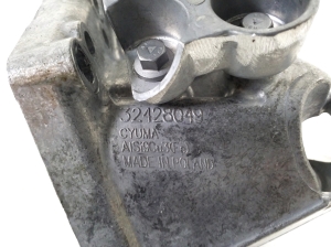 VOLVO XC40 (2017–2026) Engine bracket 32428049 - 4