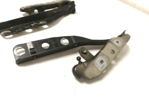 Citroen DS5 (2011–2019) Hood hinge 9803222580 - 3