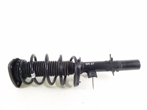 VOLVO XC40 (2017–2026) Front shock absorber and its components - 2