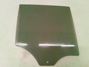 Rear side door glass - 43R001108