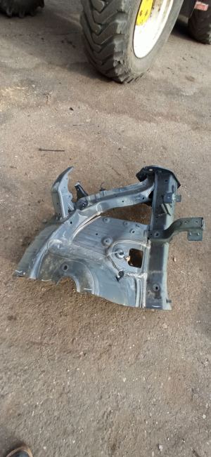 Hyundai Tucson (2015–2026) Front outrigger 64501P0000 - 2