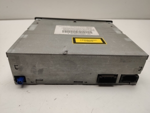 Mercedes Benz E-Class W211 (2002–2009) Audio, Video, Navigation A2208206085 - 3