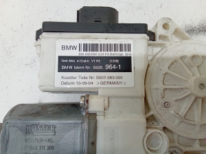 BMW X3 E83 (2003–2010) Front door window regulator motor 69259641 - 3
