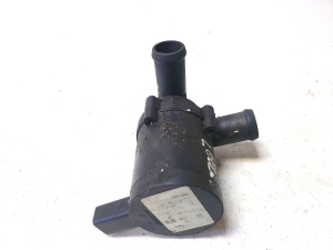 AUDI A6 C5 (1997–2005) Auxiliary water pump 06C121601 - 2