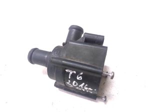 Volkswagen Transporter T6 (2015–2026) Tsirkulatsioonipump 5Q0965561B - 2