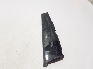 Rear side door outer window molding - 32257391