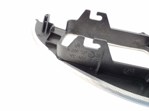 Mercedes Benz CLK-Class 209 (2002–2009) Esiukse muu osa A2097276828 - 3