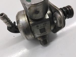 Volkswagen Tiguan (2017–2026) Kütusepump 04E127025D - 3