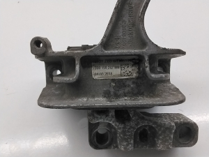 Volkswagen Tiguan (2017–2026) Engine mount 5Q0199262 - 2