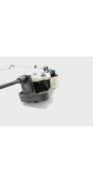 Tesla Model S S (2012–2026) Hood latch 1066700-00-A - 5