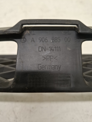 Mercedes Benz Sprinter /906/ (2006–2018) Priekšējā bampera apakšējā reste A9068850053 - 3