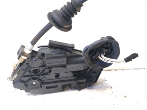 Volkswagen Golf VI (2008–2013) Rear side door lock 5K4839016H - 3