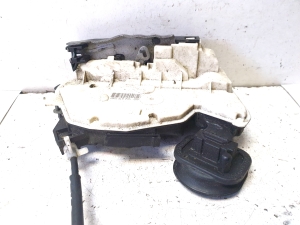 Volkswagen Golf VI (2008–2013) Rear side door lock 5K4839016H - 3