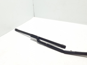 VOLVO S60 III (2018–2026) Esiklaasi puhasti hoob 31693538 - 2