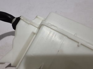 VOLVO S60 III (2018–2026) Front washer fluid reservoir 32328303 - 3