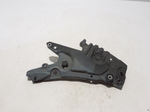 Front fender bracket - 32288931