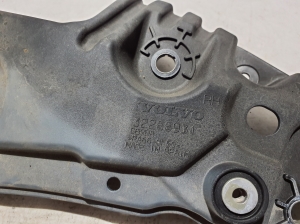 VOLVO S60 III (2018–2026) Front fender bracket 32288931 - 3
