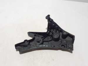 VOLVO S60 III (2018–2026) Front fender bracket 32288930 - 3