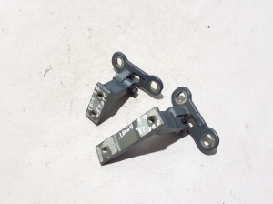 VOLVO S60 III (2018–2026) Rear side door upper hinge 31468521 - 2