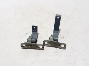   Rear side door upper hinge  - 31468521 