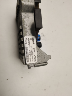Mercedes Benz E-Class W211 (2002–2009) Gebläsewiderstand A2308210251 - 3