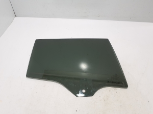   Rear side door glass  - 7469092 