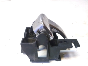 NISSAN Navara (2005–2015) Rear side door interior handle 8318D - 2