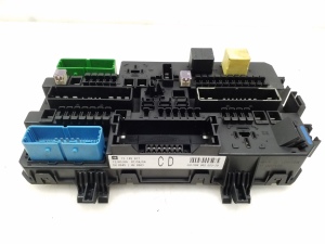 Fuse box in the trunk - 13145017