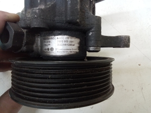 Mercedes Benz S-Class 221 (2005–2013) Roolivõimendi pump A0044668901 - 2