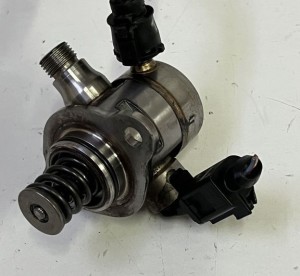 Volkswagen Golf VIII (2019–2026) Kütusepump 05E127027D - 2