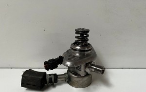 AUDI A3 8V (2012–2020) Pompe à carburant 04E127026E01 - 2