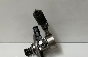 AUDI A3 8V (2012–2020) Pompe à carburant 04E127026E01 - 3