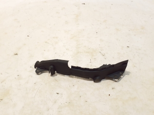 Trim under the hood - 7450922