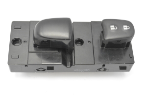 Door lock/unlock switch