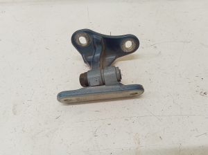 Front door top hinge - 2D454