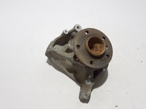 Front wheel hub - 6852159