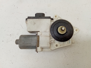 BMW X3 E83 (2003–2010) Front door window regulator motor 69259631 - 2