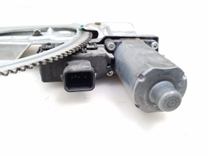 Opel Astra H (2004–2010) Esiukse aknatõstuk ja selle osad - 4