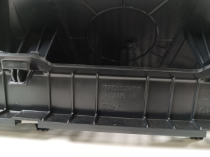 VOLVO XC40 (2017–2026) Cita detaļa zem motora pārsega 32405972 - 2