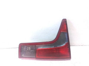 Tail light on trunk lid - 89032711X31