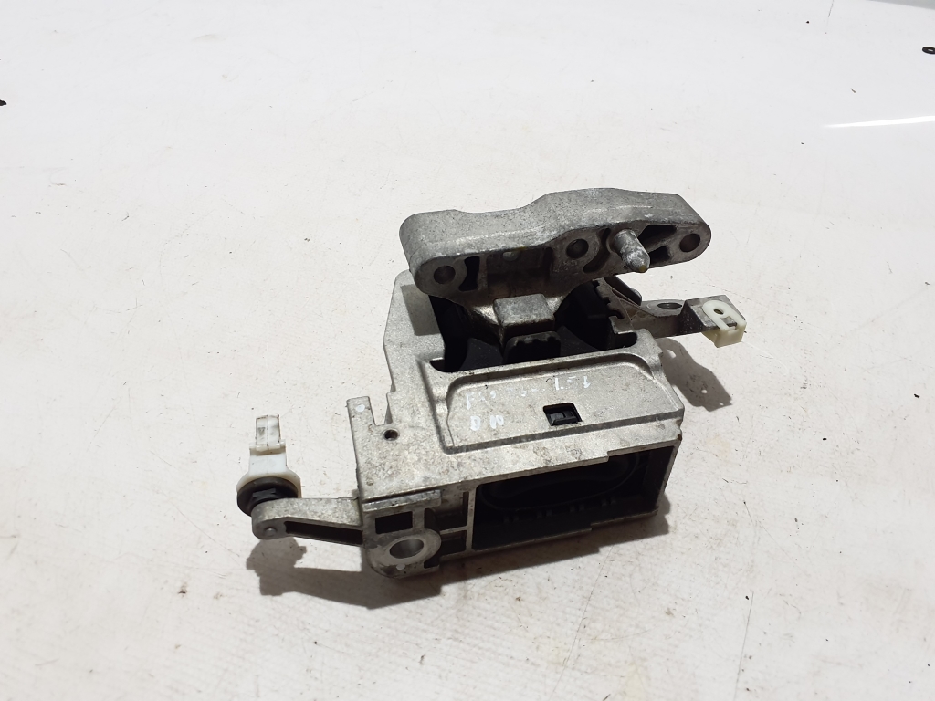 BMW 1 SERIES F40 (2019–2026) Engine mount 8835572 BMW 1 SERIES F40 (2019–2026) Engine mount 8835572
