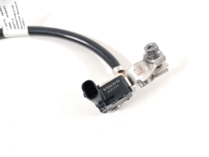 VOLVO XC40 (2017–2026) Miinuskaabel 32301610 - 3
