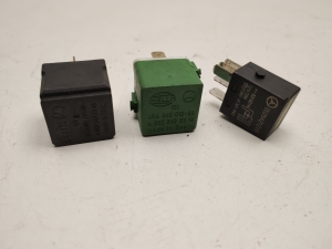   Relay  - a0025422319 