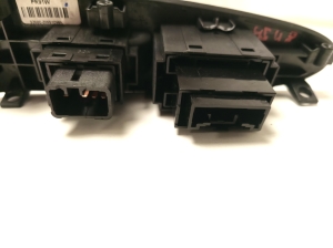 Kia Sportage (2010–2016) Schalter el. Fensterheber hinten 935751H000 - 2