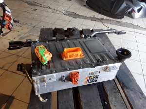   Aku  - 295106130R 