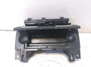 AUDI A4 B7 (2004–2008) Eesmine tuhatoos 8E0857951 - 4