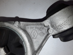 RENAULT Megane II (2002–2009) Engine mount 8200355673 - 2