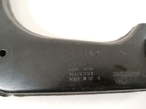 VOLVO XC40 (2017–2026) Tagumine õõtshoob 32221134 - 3