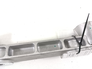 VOLVO XC40 (2017–2026) Engine bracket 32137504 - 2